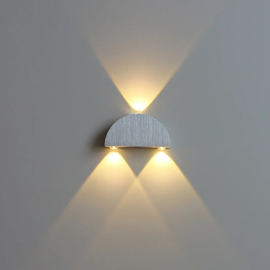 SereneLight - Minimalistisk LED Vägglampa för Inomhusbruk