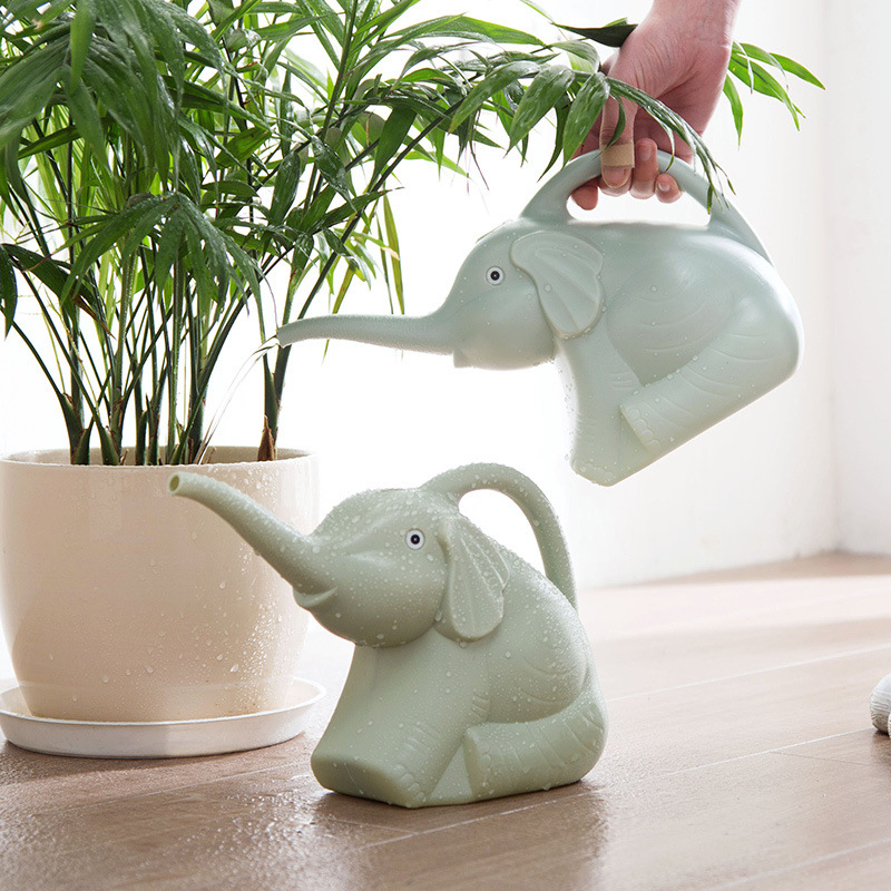 Söt elefant vattenspridare för trädgården i olika färger