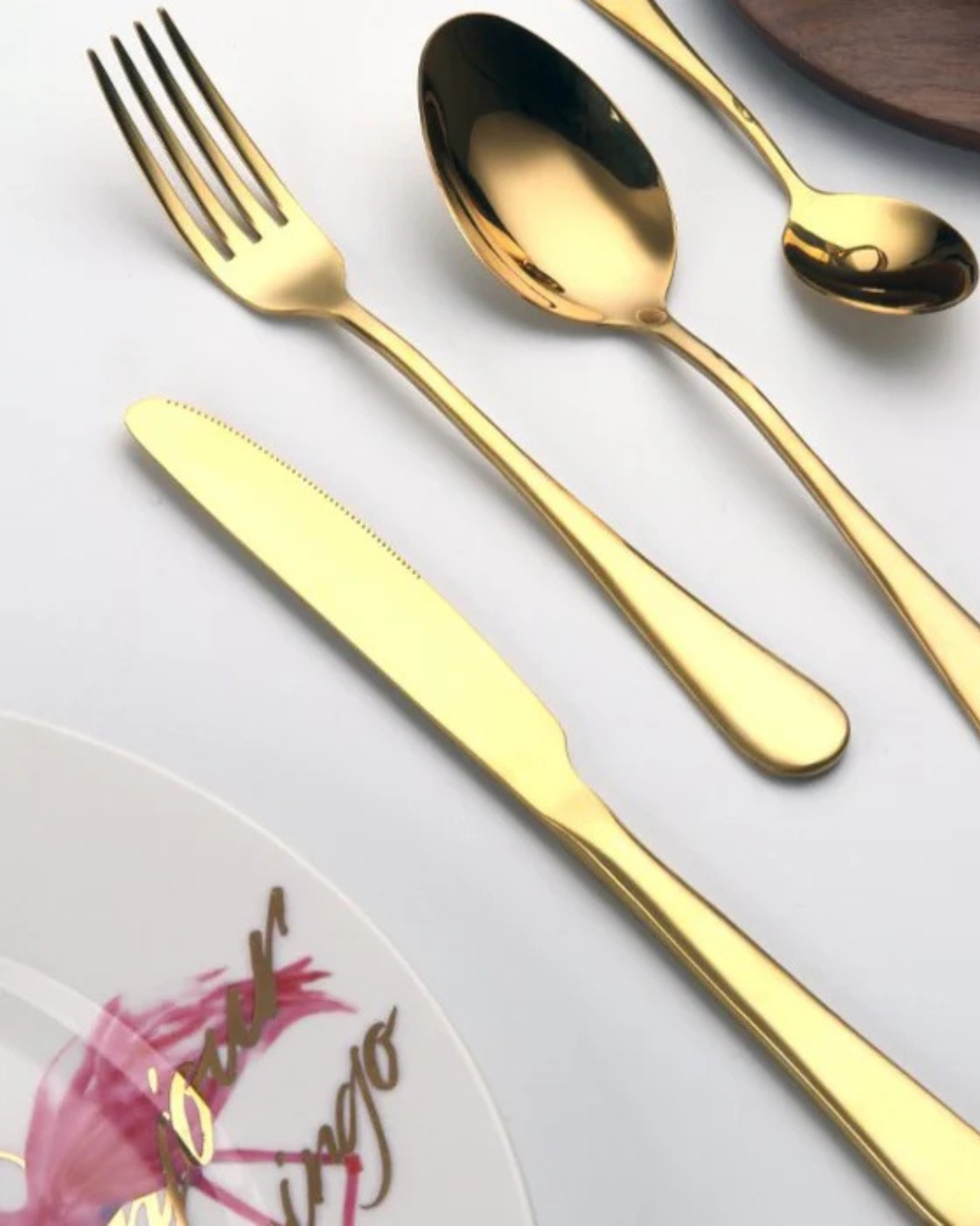 Carvallo Luxe – Guldbestickset med Fin Finish för Stilig Matlagning