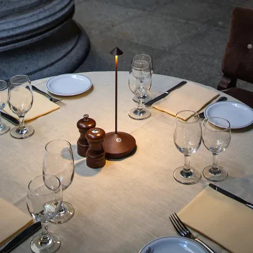 Liora Beam | Minimalistisk LED-bordslampa i aluminium