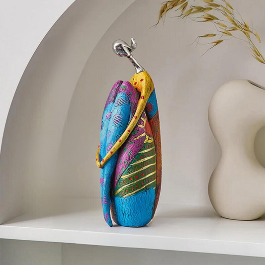 Carvallo – Färgglada Abstrakta Kvinnliga Figurer med Inspirerande Strålglans