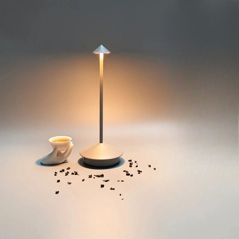 LumoArt Flair - Konstnärlig Bordslampa
