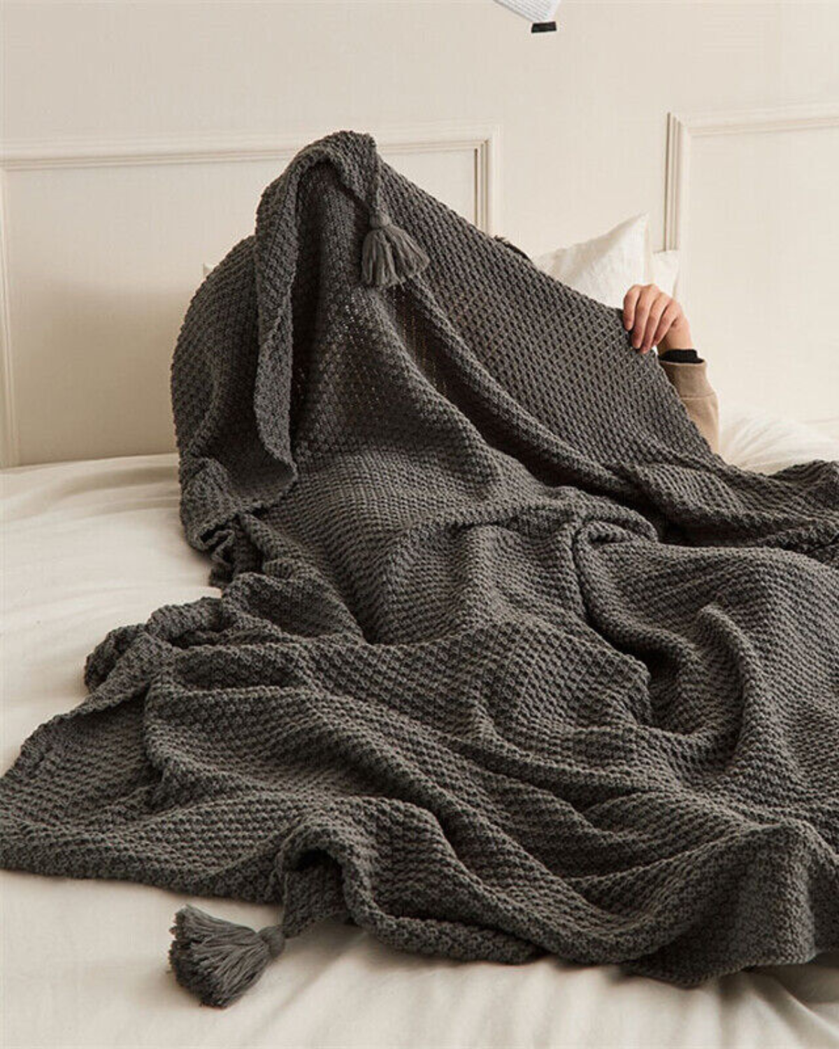 Carvallo Maison – Lyxig Stickad Filt med Subtila Fransen detaljer