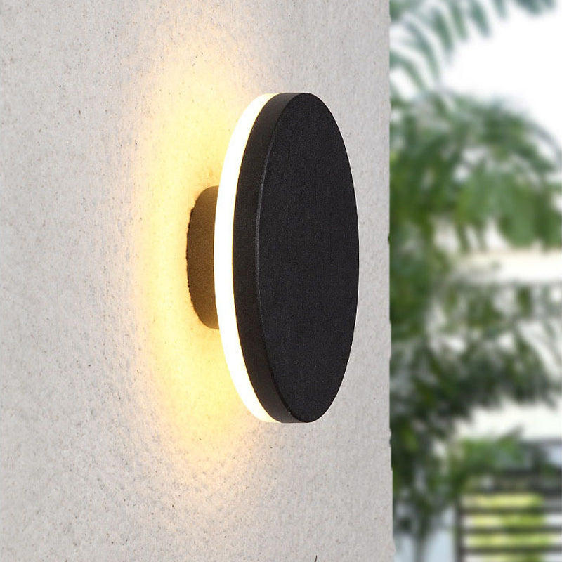 LunaGlow - Minimalistiska LED Vägglampor Svart Metall för Trädgård och Hall