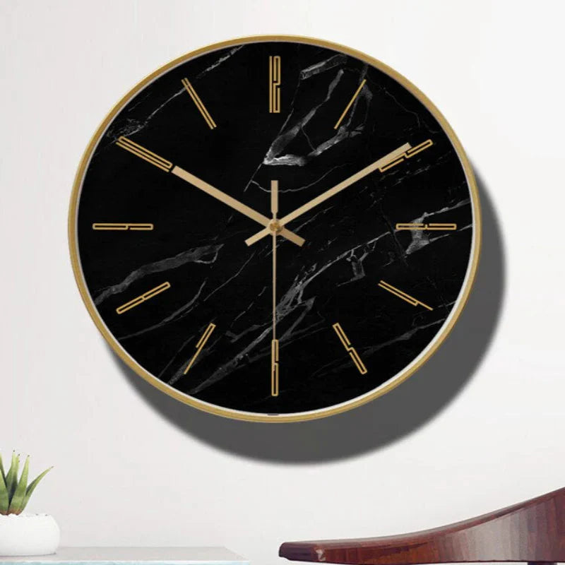 Carvallo – Konstnärlig väggklocka med marmorinspirerad finish