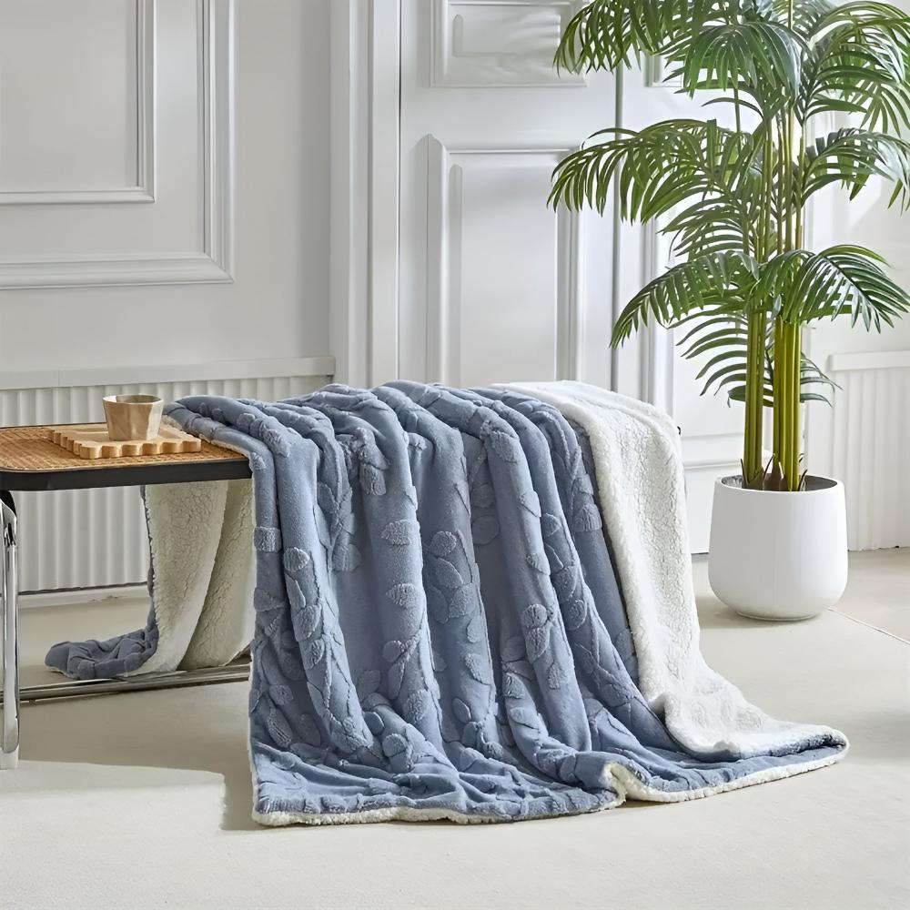 Cozy Leaf Motif Sherpa Filt