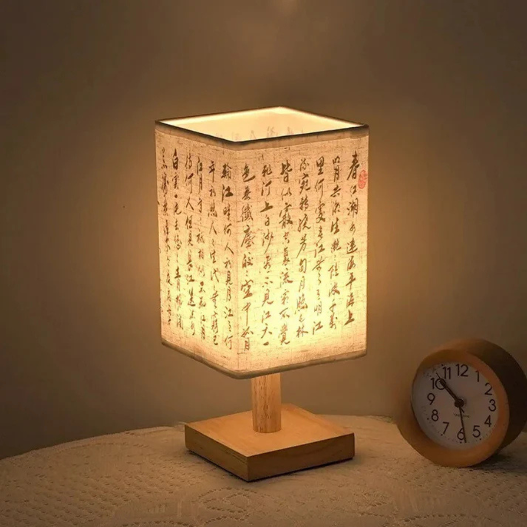 Liora | Modern LED-bordlampa med arkitektonisk silhuett