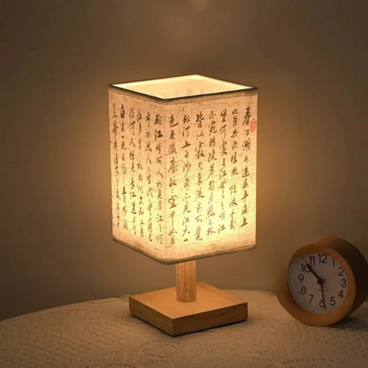 Liora | Modern LED-bordlampa med arkitektonisk silhuett