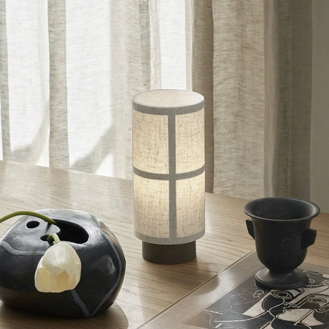 SilkGlow – Japanskinspirerad bordslampa med mjukt, mysigt ljus och elegant design