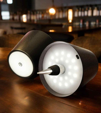 GlowCarafe – Konstnärlig flaskbordslampa