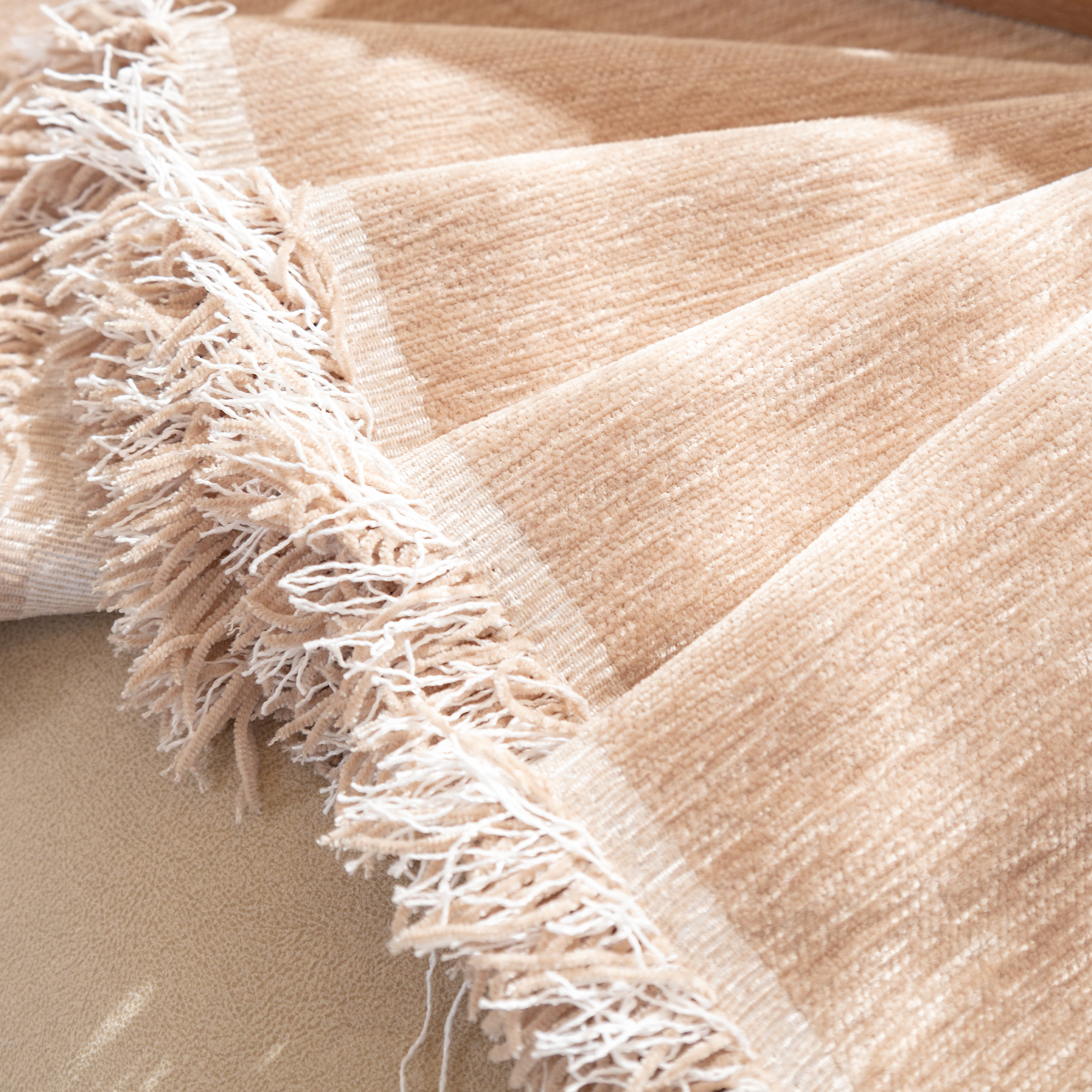 Slät Mocha Sofföverdrag - Modernt, Stilrent &amp; Hållbart Soffskydd