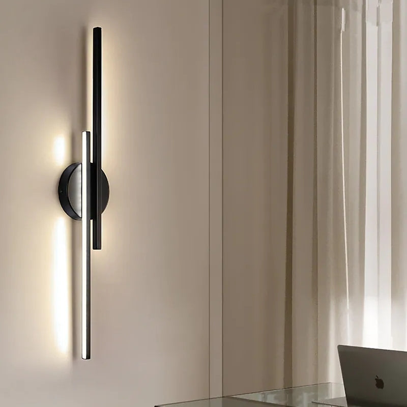 Alana Modern LED Vägglampa - Tvålinjär, Svart/Vit, Metall, Sovrum