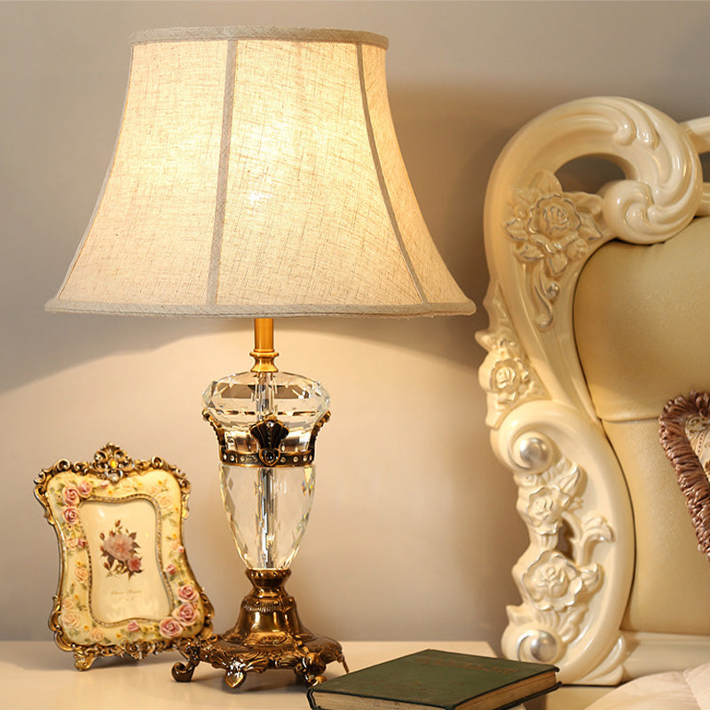 Modern kristallnattlampa - Böjd tygbordsbehållare i beige