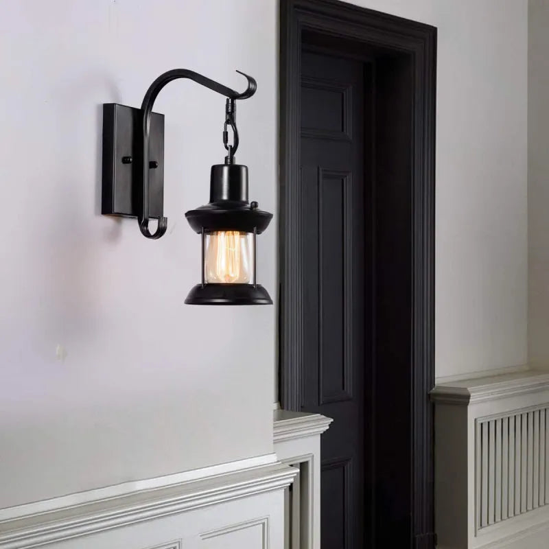 Vägglampa med vintage glaslampa-design