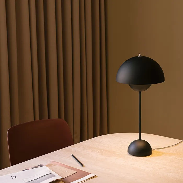 Carvallo - Elegant dimmable LED table lamp