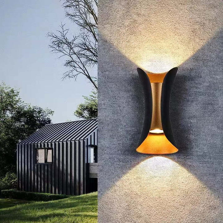 Vattentät LED Vägglampa | 7.9–11.8 x 3.9–4.7 tum | Aluminium &amp; Glas | IP65 Klassad Modern Utomhusbelysning | Brick by Brick