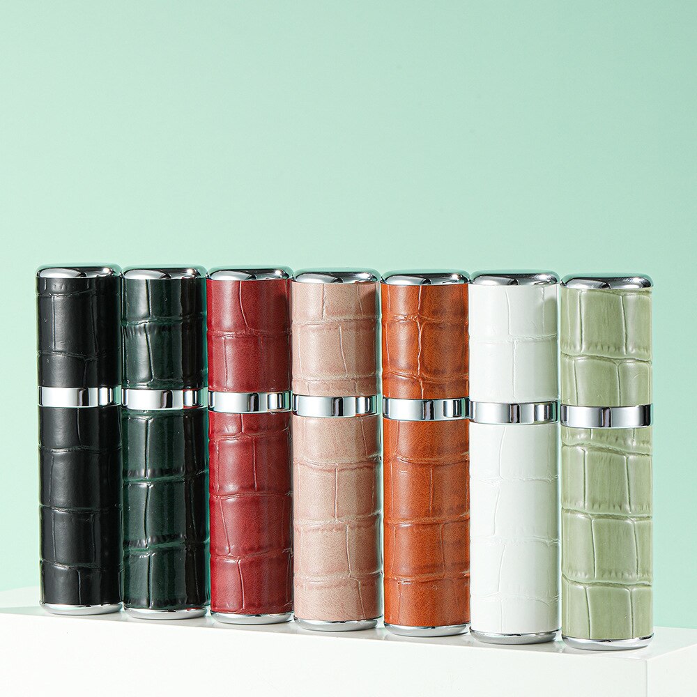 Carvallo PocketScent Parfym Spray To Go | Återfyllbar & Läcksäker | 5 ml Läderdesign