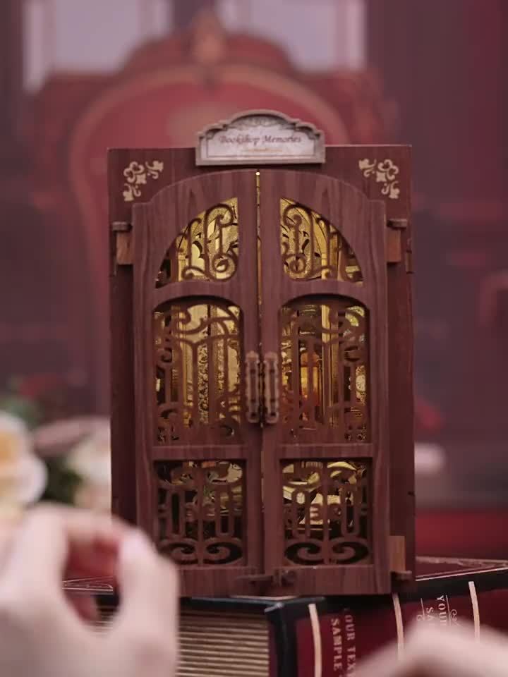 DIY Miniatyr Ugglebokhandel – 3D Träkit med Belysning för Kreativ Dekoration