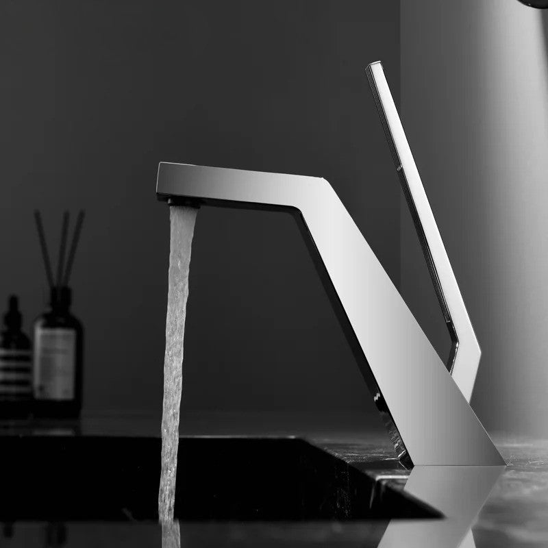 Carvallo – Badrumsarmatur med ett handtag med modern design och enkel vattenkontroll