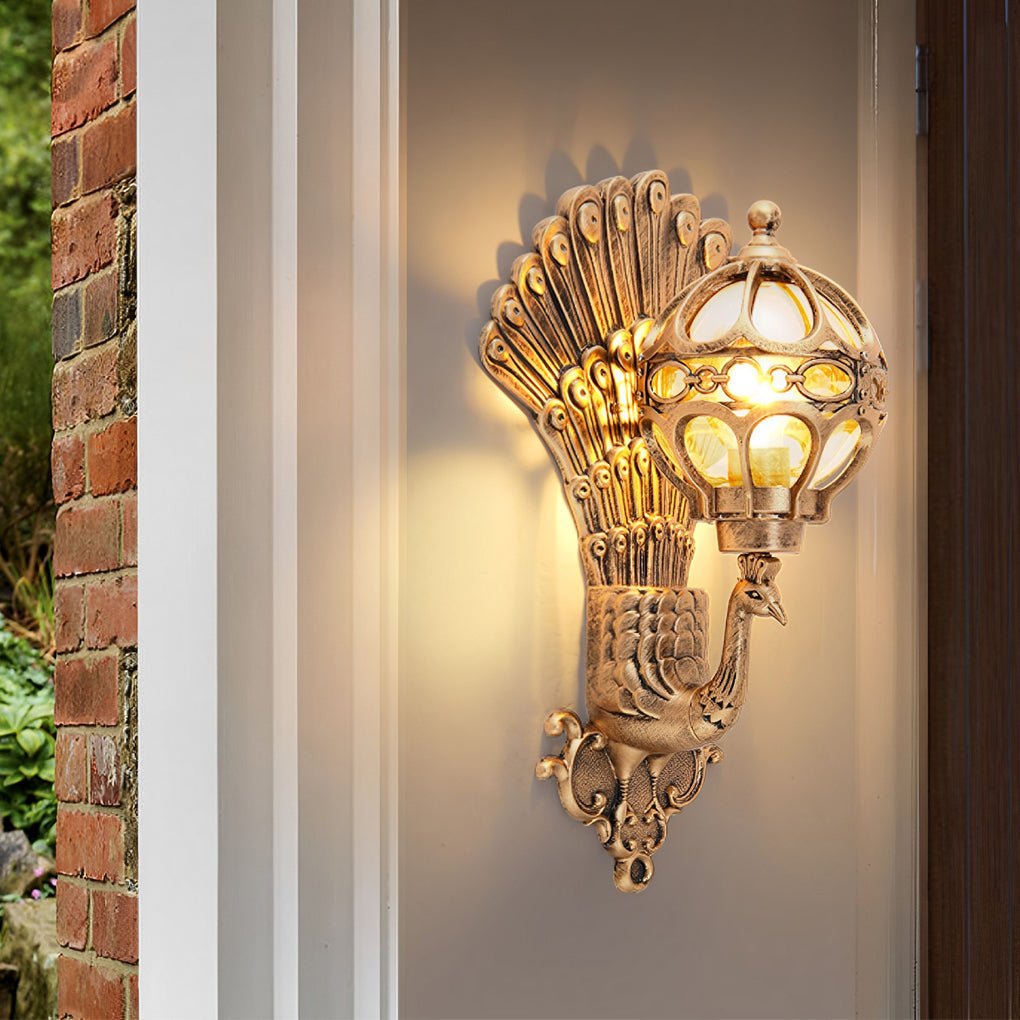 Utomhusvägglampa med vintage påfågeldesign
