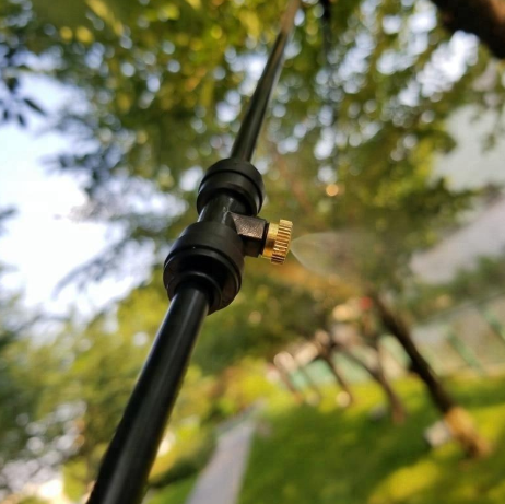 Vattensystem för trädgården – Droppbevattning kit med justerbar sprejhuvud och tillbehör