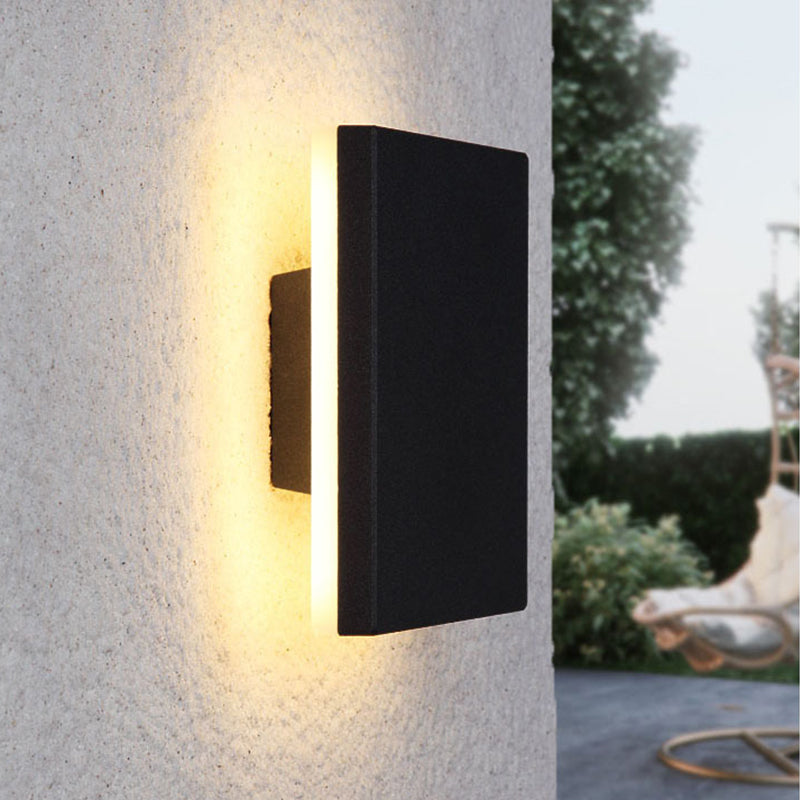 LunaGlow - Minimalistiska LED Vägglampor Svart Metall för Trädgård och Hall