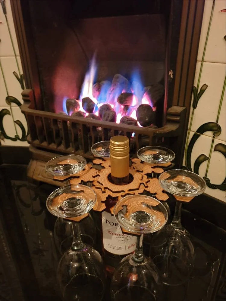 Carvallo - charmigt vinrack i snöflingedesign