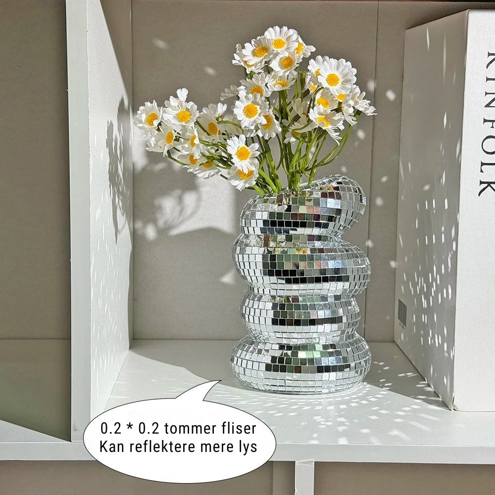 RetroTwist - Disco vases with retro mirror design and modern flair for eye-catching home decor