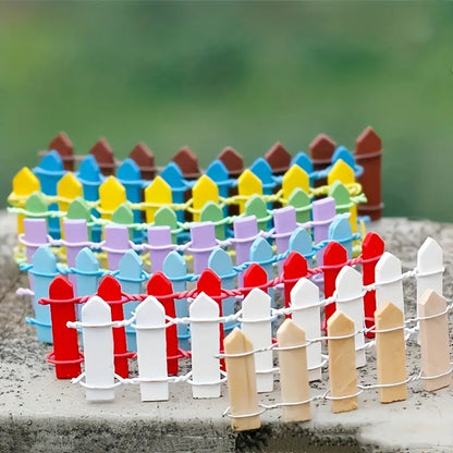 Miniatyr trädgårdsgärde i trä – Färgglad dekoration för feuträdgård och modellbygge