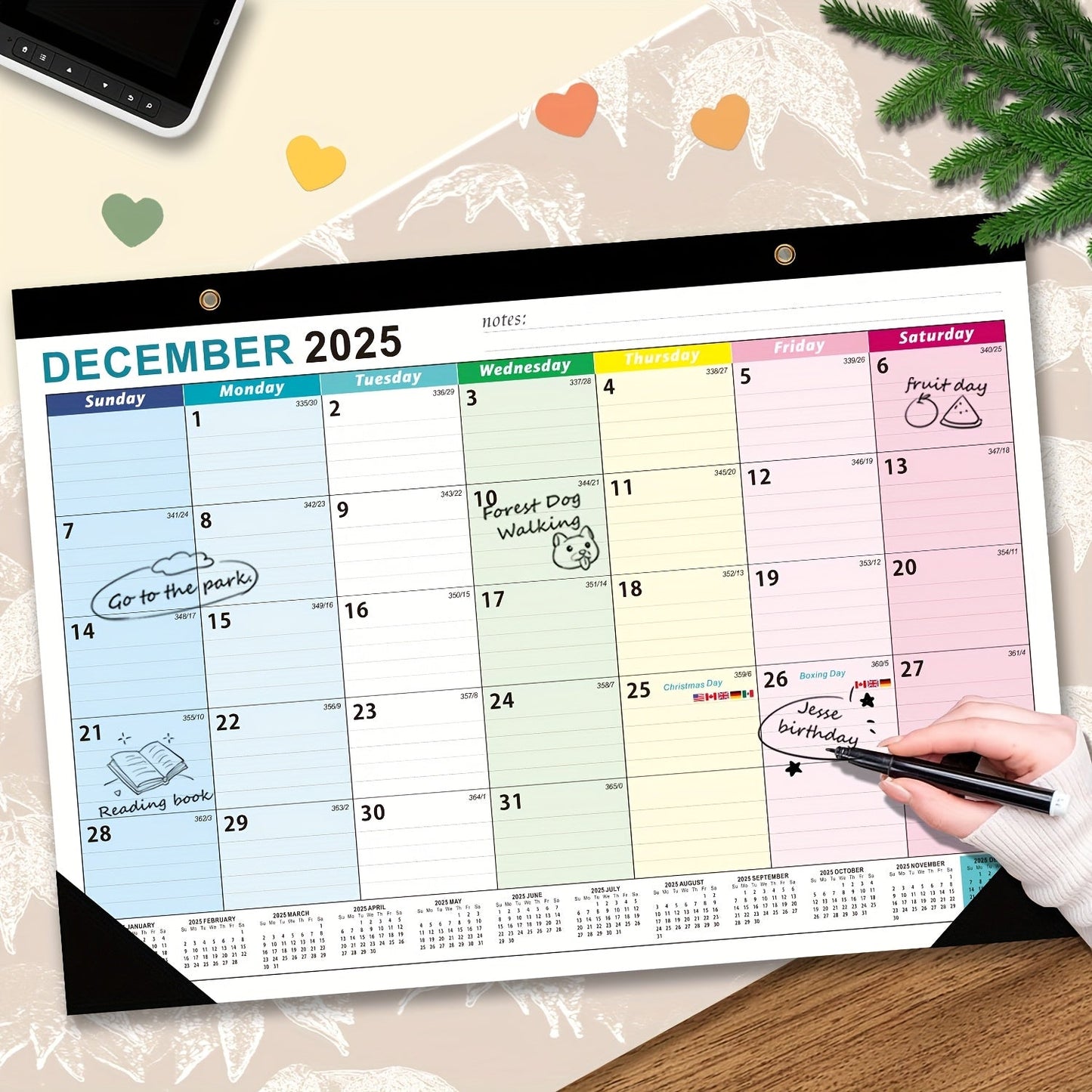 Väggkalender med stor skrivbar månadsöversikt