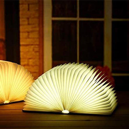 Betoverde Boklampa