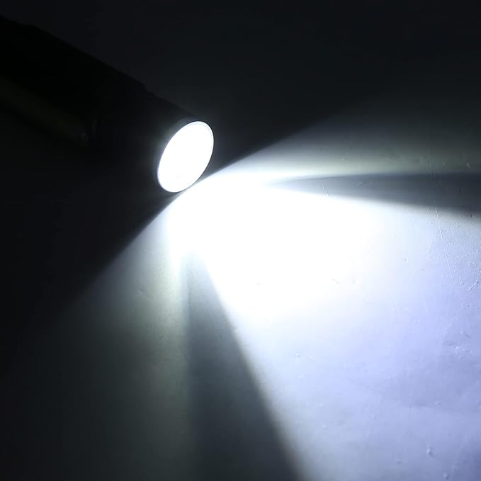 USB Uppladdningsbar Magnetisk Ficklampa – LED Nödbelysning med Magnet och Bärrem