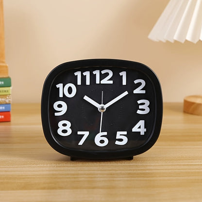 Stilren kompakt fyrkantig klocka med 3D-design för modern inredning