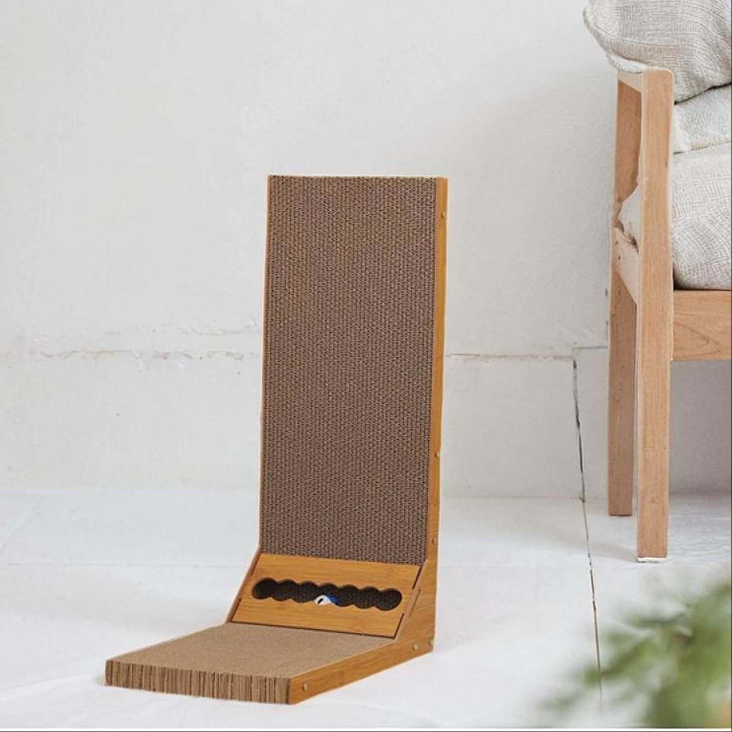 Royallure L-Formad Katt Klösbräda med Lekboll – Multi-Vinkel Avkoppling & Klös Pad