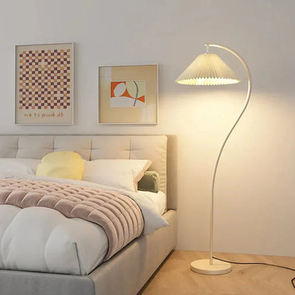 Auralis Loom | Modern LED-golvlampa med tygskärm i nordisk stil