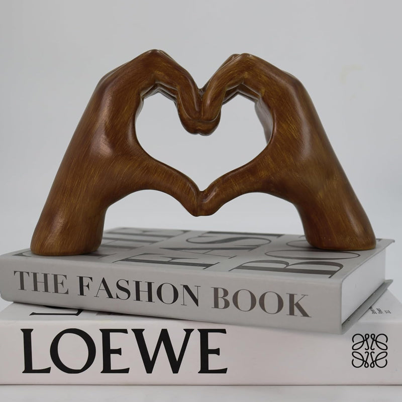 Hjärtformad Skulptur: Modern Konst med en Romantisk Touch