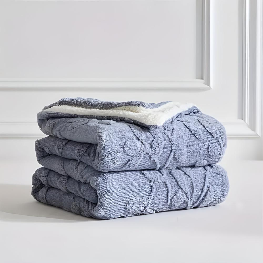 Cozy Leaf Motif Sherpa Filt