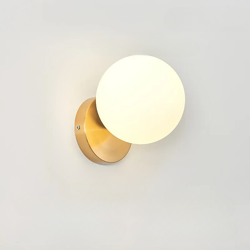 GoldLicht - Modern Guld Vägglampa Med Glaskula