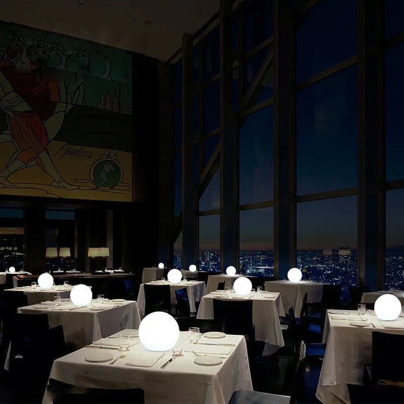 RoyaleGlow Utomhus Globljus - Trådlös, Väderbeständig, 16 Färger LED Sfärljus