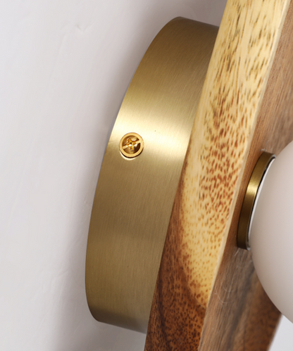 Minimalist vägglampa - trä och ambient belysning