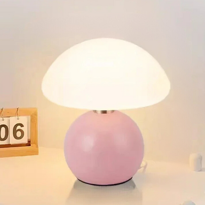 MushLuxe – Kompakt Bordslampa i Gräddfärgad Keramik
