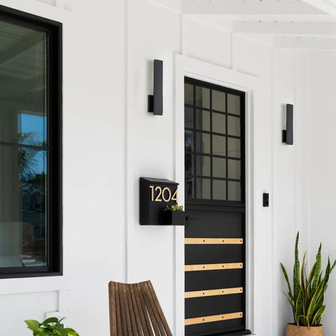 RadiantBeam - Slim svart LED vägglampa för stilig och effektiv belysning