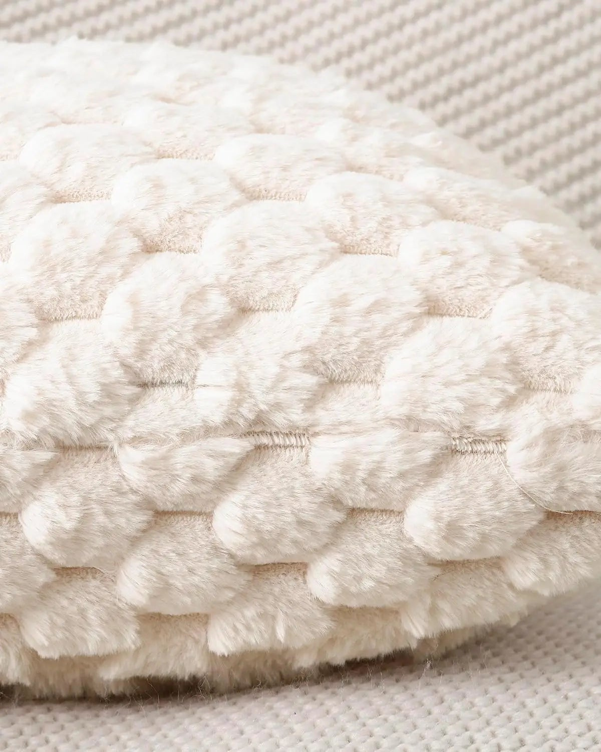 Carvallo – Lyxig Plysch Dekorativ Kudde med Lush Textur för Elegant Komfort