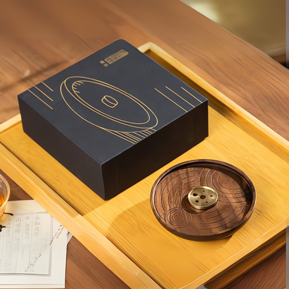 Rund trä- och kopparrökelsehållare