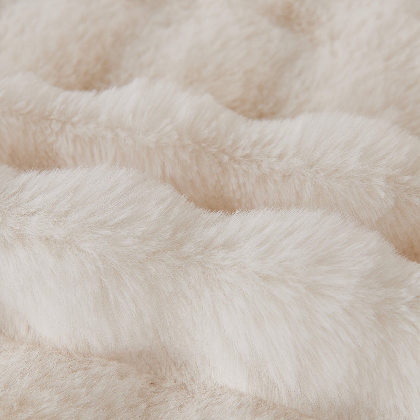 Luxe Ripple Faux Fur Sofföverdrag - Modernt, Stilrent & Hållbart Soffaskydd