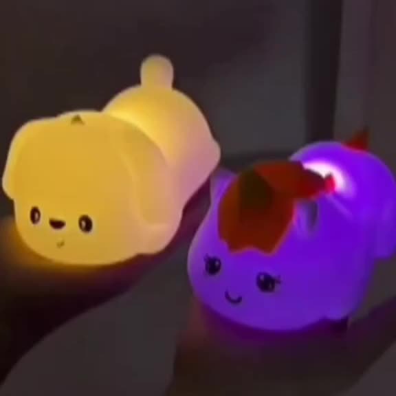 UnicornGlow - Varmt Enhörnings Nattlampa med 7 Färger och Ögonskydd