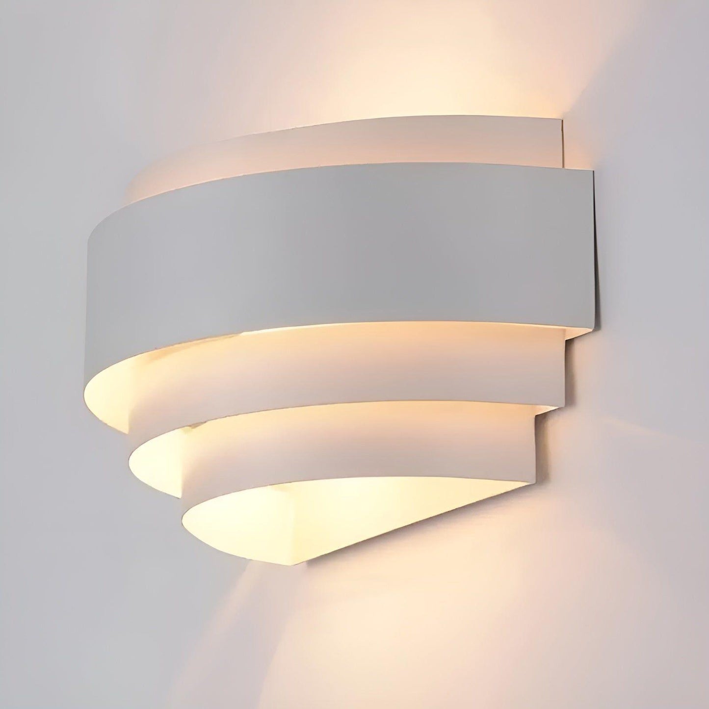 CrescentWave Light - Modern Halvmåne Metall Vägglampa