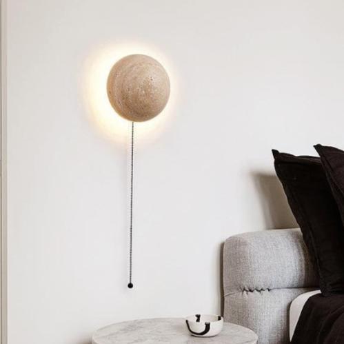 Noordisk crèmekolore vägglampa