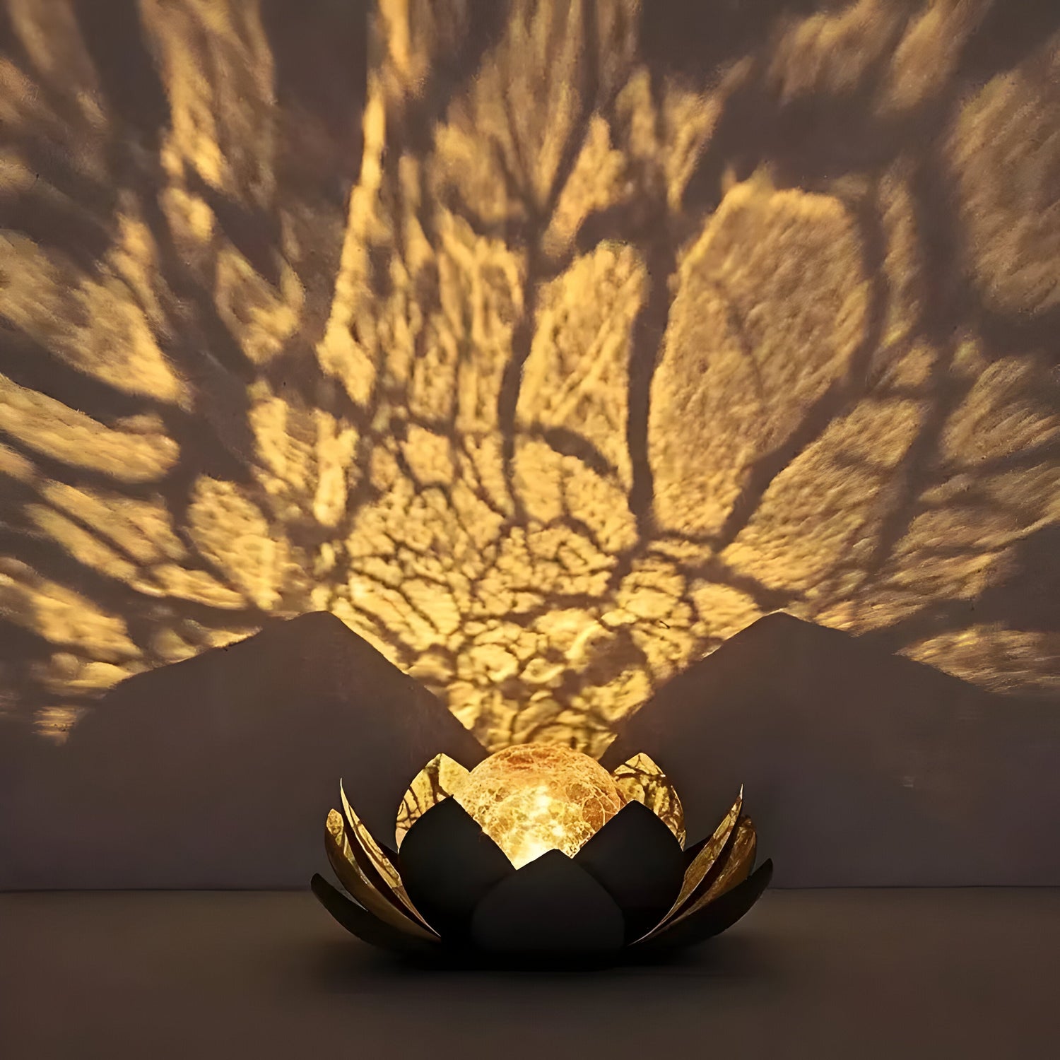 GlowPetal - Solar LED Lotusblomslampa