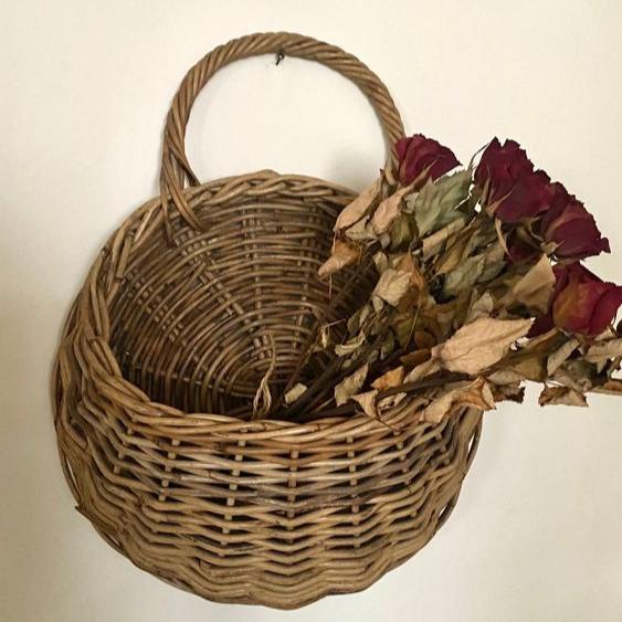Carvallo - flätad korg för stilfull växtvisning